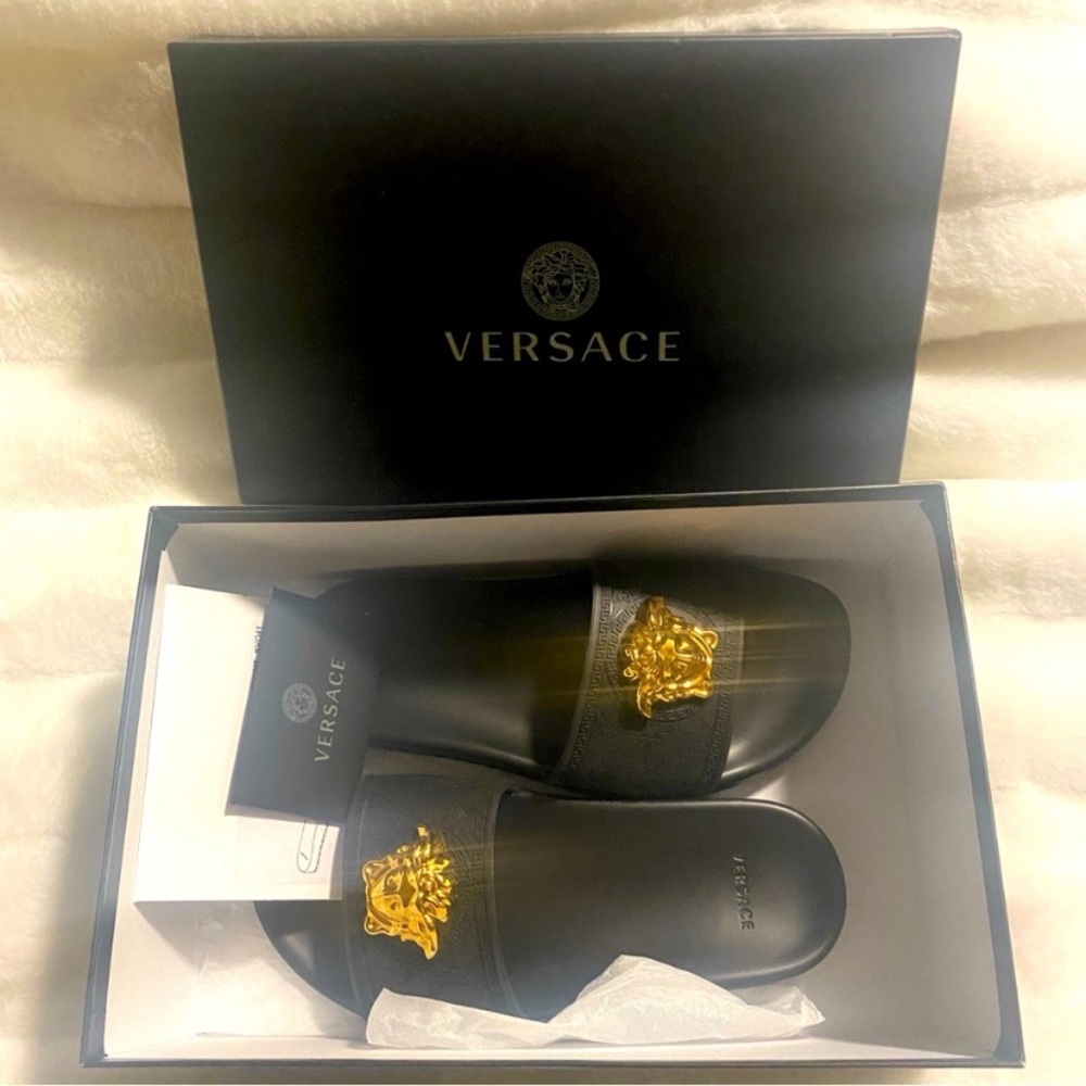 NIB Versace Women's Medusa Slide Sandals in Black/ Gold - Size 37 - Picture 6 of 16